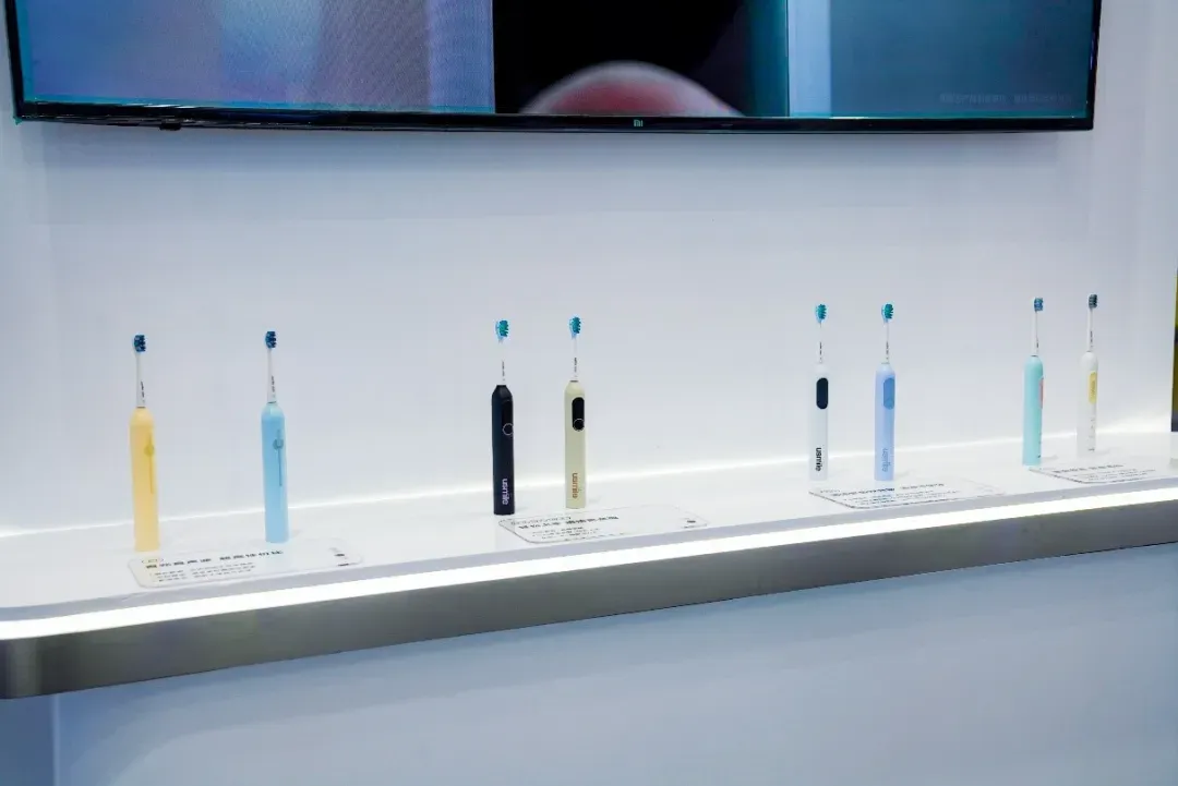 尖端科技AWE2025解锁美丽密码米乐体育M6直播平台邂逅美健个护(图4)